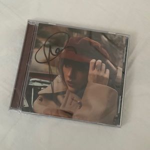 ** SIGNED ** Taylor Swift Red Album (Taylor’s Version) NWT*LAST ONE I HAVE!*
